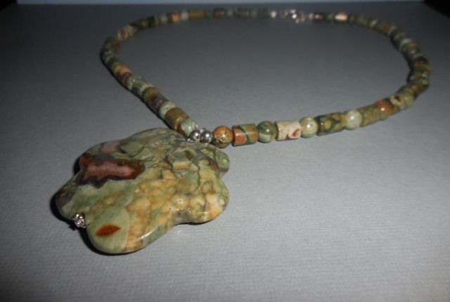 Collier  Rhyolite tube et perles rondes 