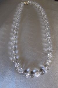 Collier boules en cristal de roche 10 mm