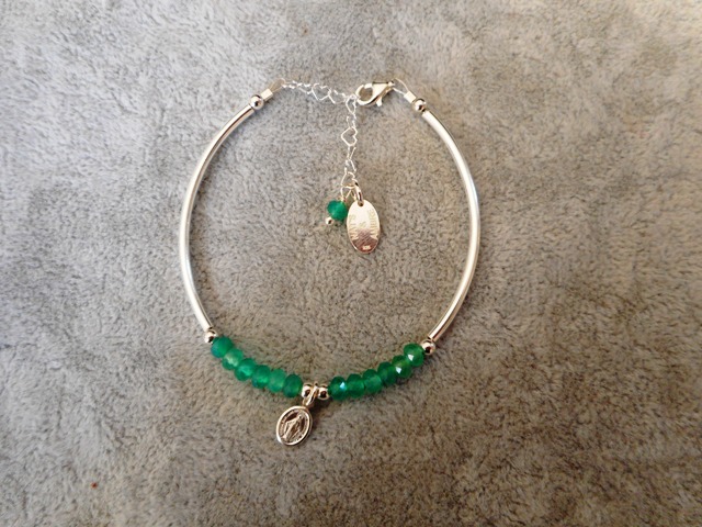 Bracelet Onyx vert demi-jonc vierge