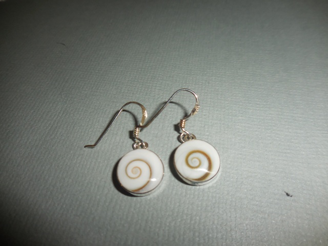 Boucles d'oreilles Oeil de Sainte-Lucie rondes 8 mm