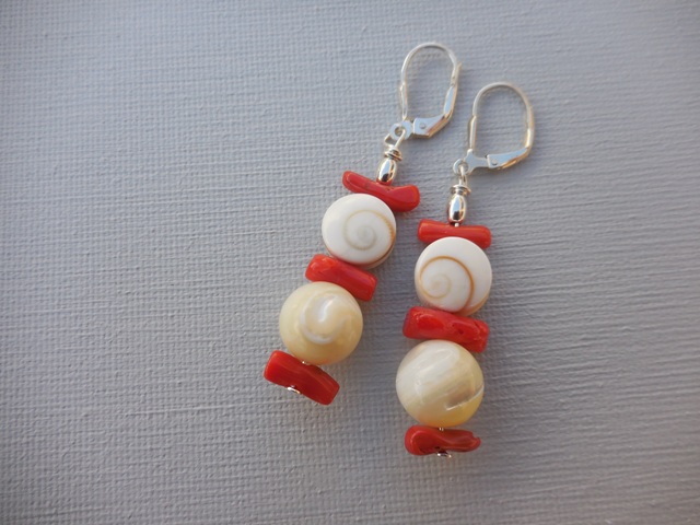 Boucles d'oreilles corail de méditerranée coquillage et osl