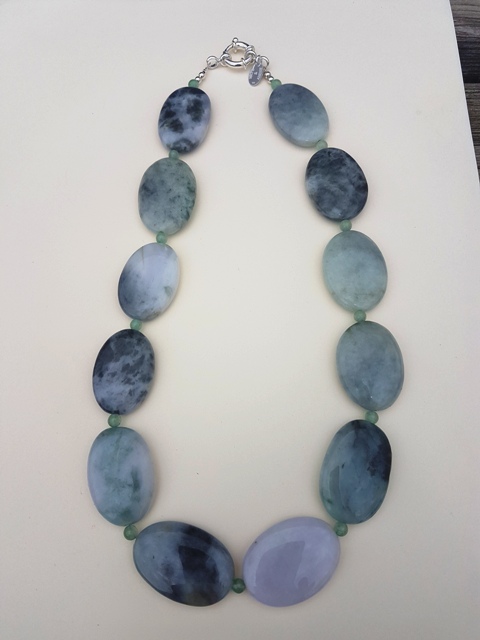 Collier palets jade birman 30 x 40 mm