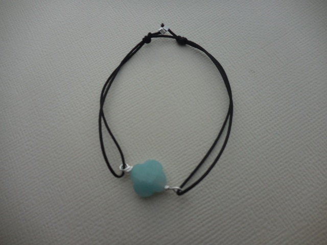 Bracelet Amazonite trèfle sur cordon